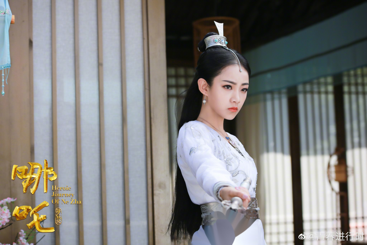 今晚哪吒蒋依依和小龙女吴佳怡six 继续陪你们冒险藕龙组合,晚上实沣