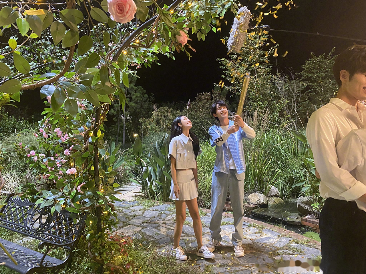 扑通扑通喜欢你李莎旻子的日记本  今天是出工的最后一个早上 耳机里