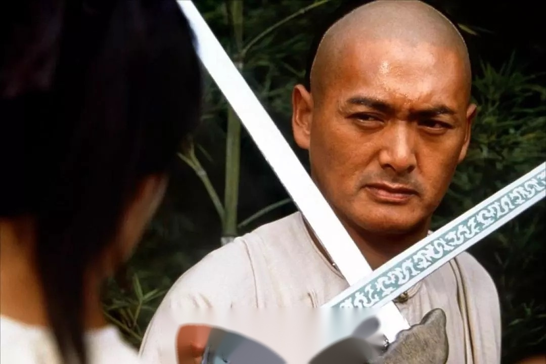 在武侠电影《卧虎藏龙》中,由周润发扮演的一代大侠李慕白堪称传神.