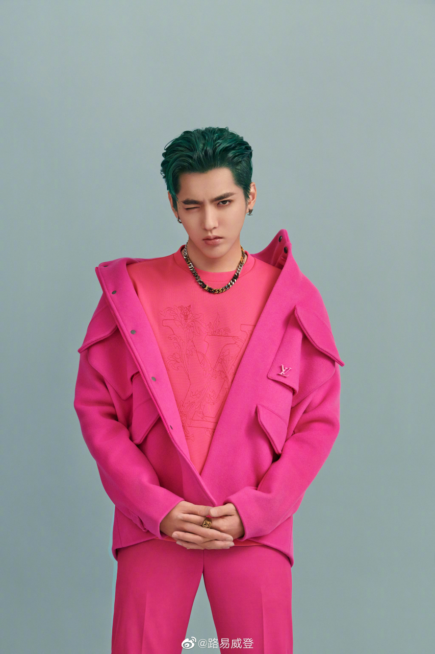 这是一趟虚实交错的航海旅程,是美轮美奂的视觉