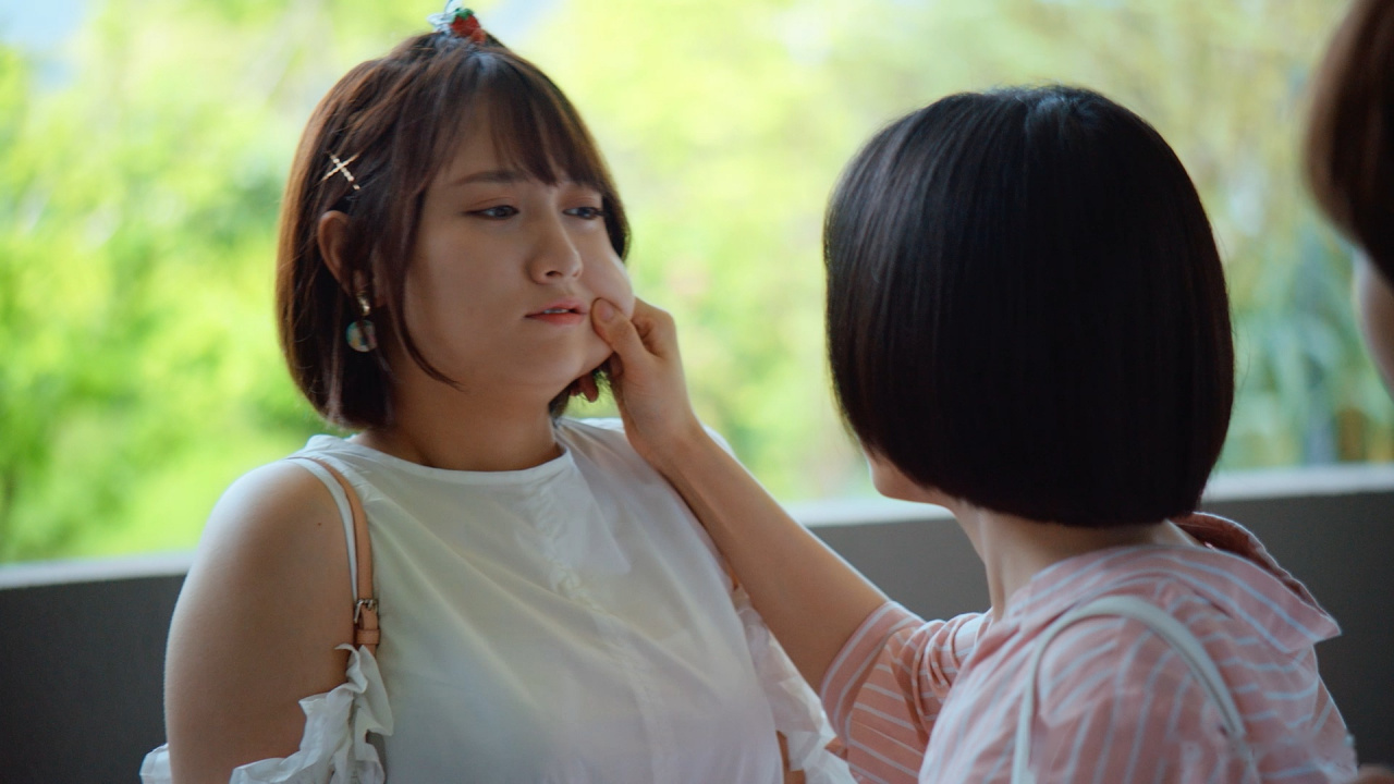 虽然我身材富贵,但我依然贪吃～ 可爱又处处忍让的追星女孩是我了!