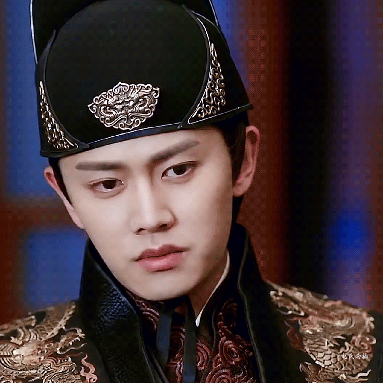 锦衣之下陆绎眼神杀真的绝了,绝对是一眼万年不忘的古装男神,建议古装