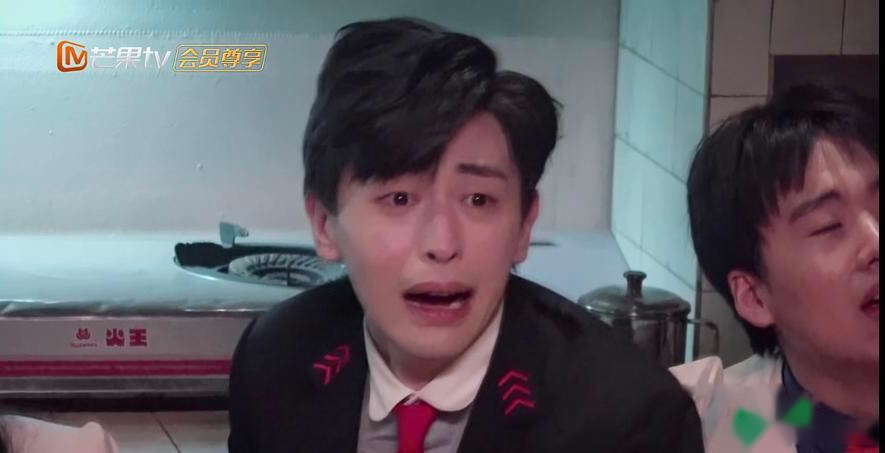 邓伦被吓成表情包,哈哈哈哈哈哈哈被吓到炸毛