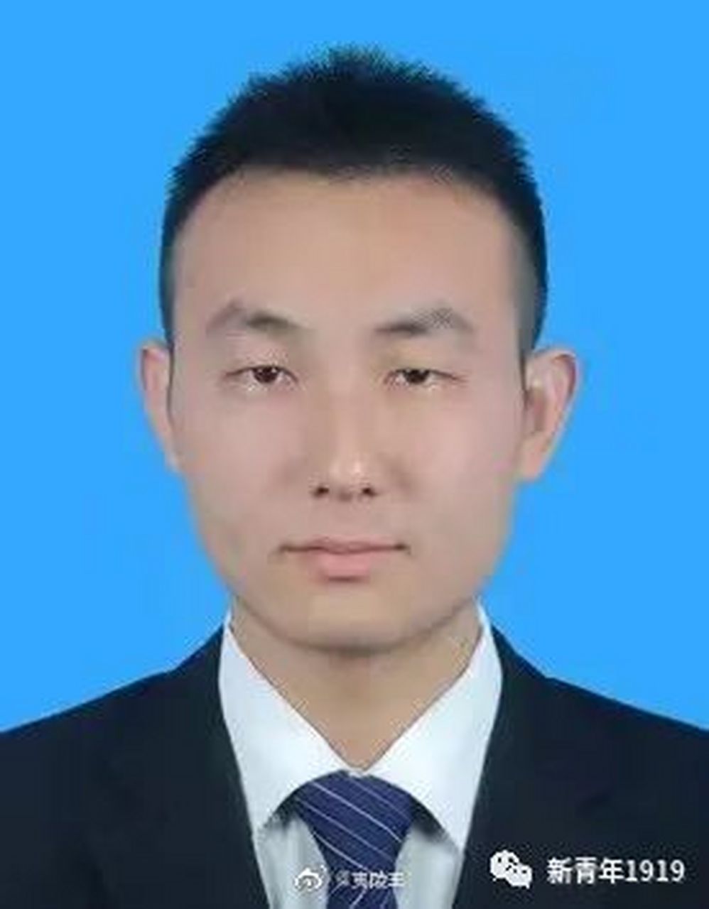 明德先生(王昭同志)自己说,是个小胖子,还经常搞铁人三项运动,今天