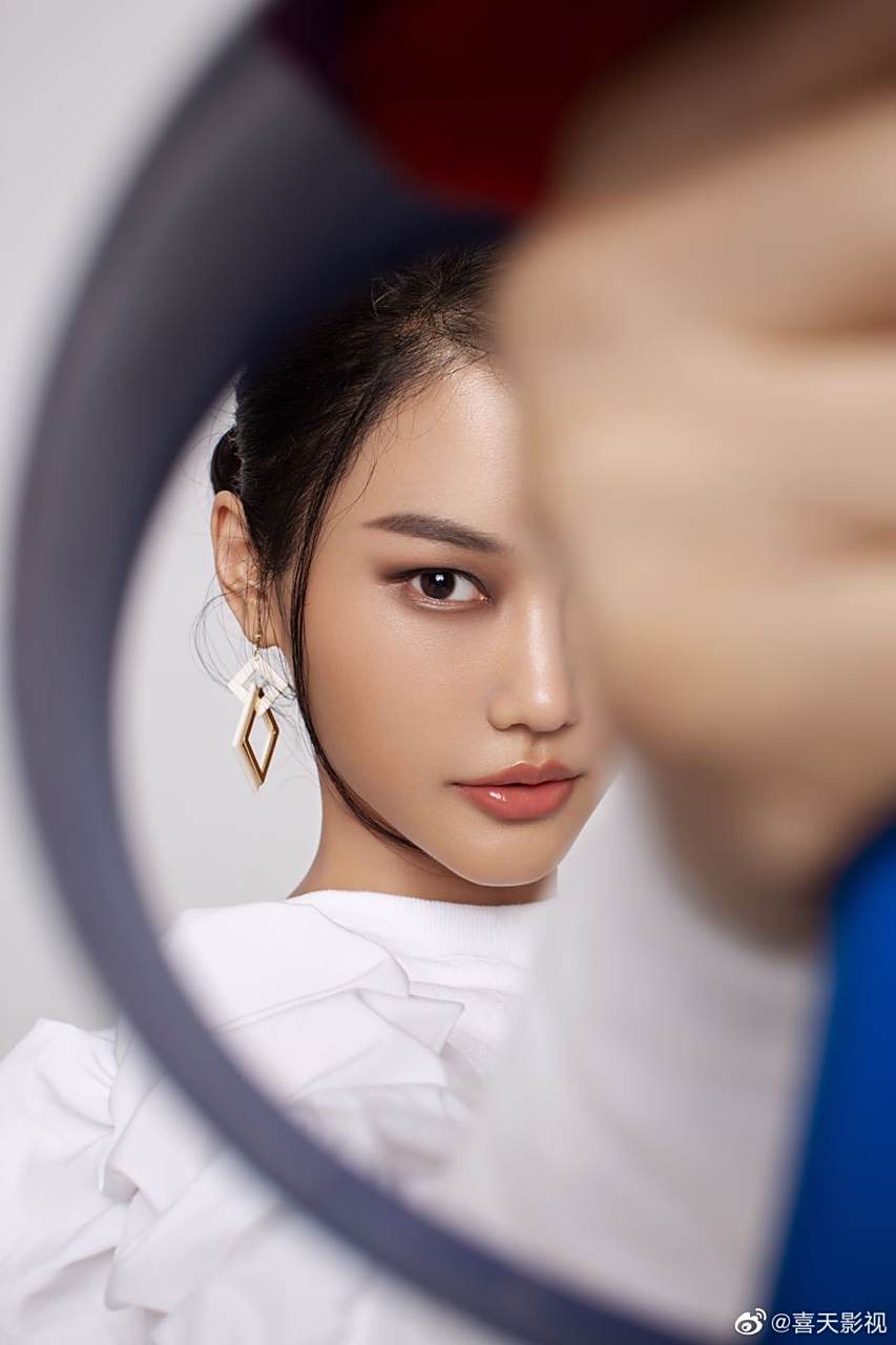 不拘束缚,恣意生长, 追光逐梦,共赴光影. 张芮侨uri  张芮侨uri