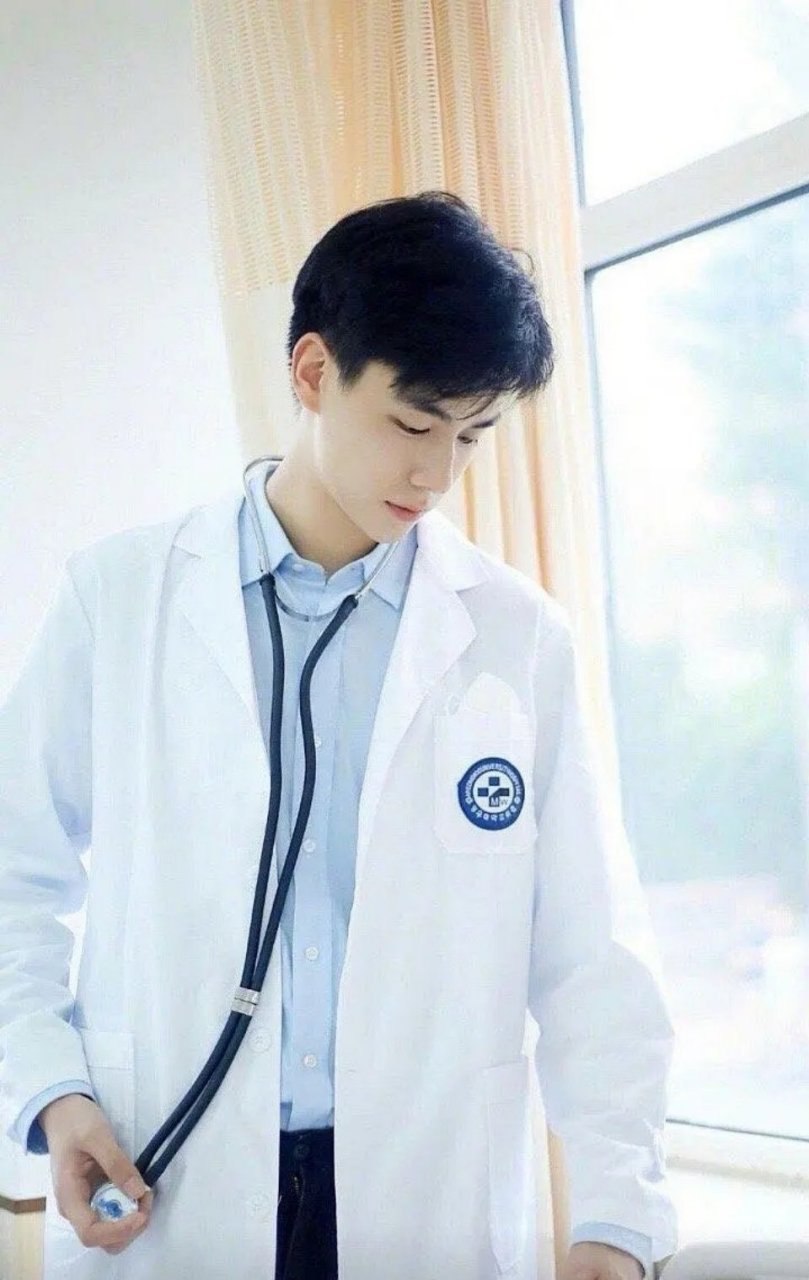 爱豆白大褂造型,谁是你心中医生文的男主脸.