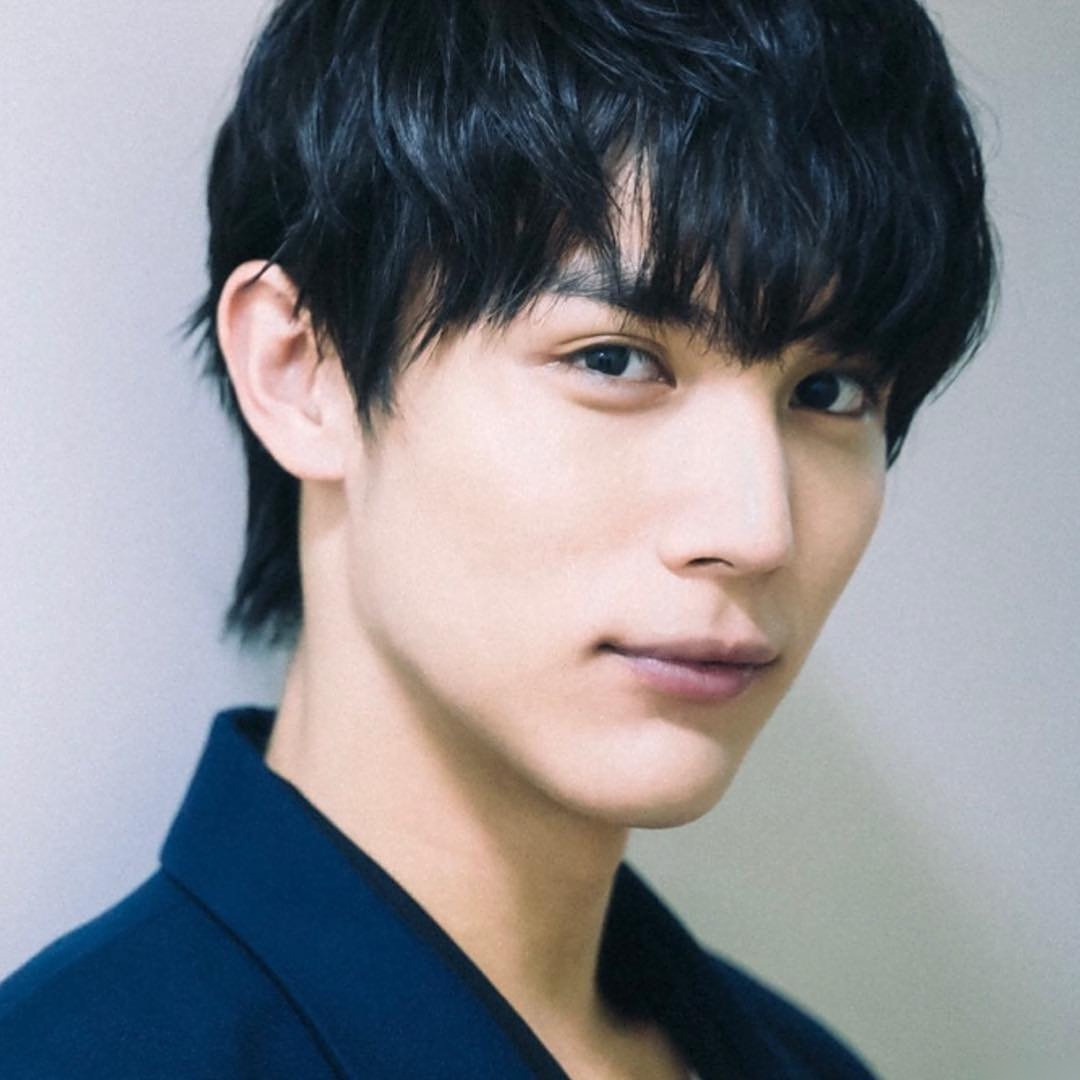 中川大志确诊感染新冠# 据日媒报道,日本演员中川大志7日被确诊感染