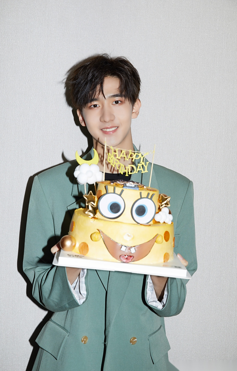 得到多少不重要,关键是这一路走来有多么的不容易祝自己生日快乐也祝