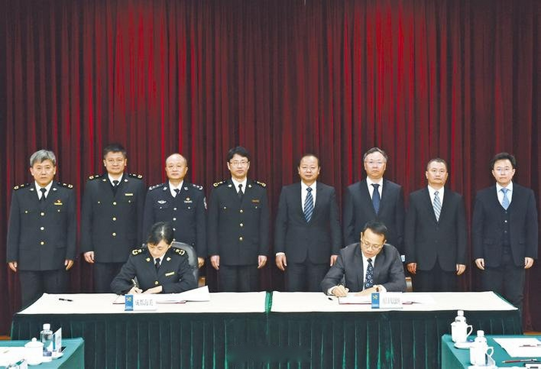 【成都海关与内江市人民政府在成都举行关地合作备忘录签署仪式】11月