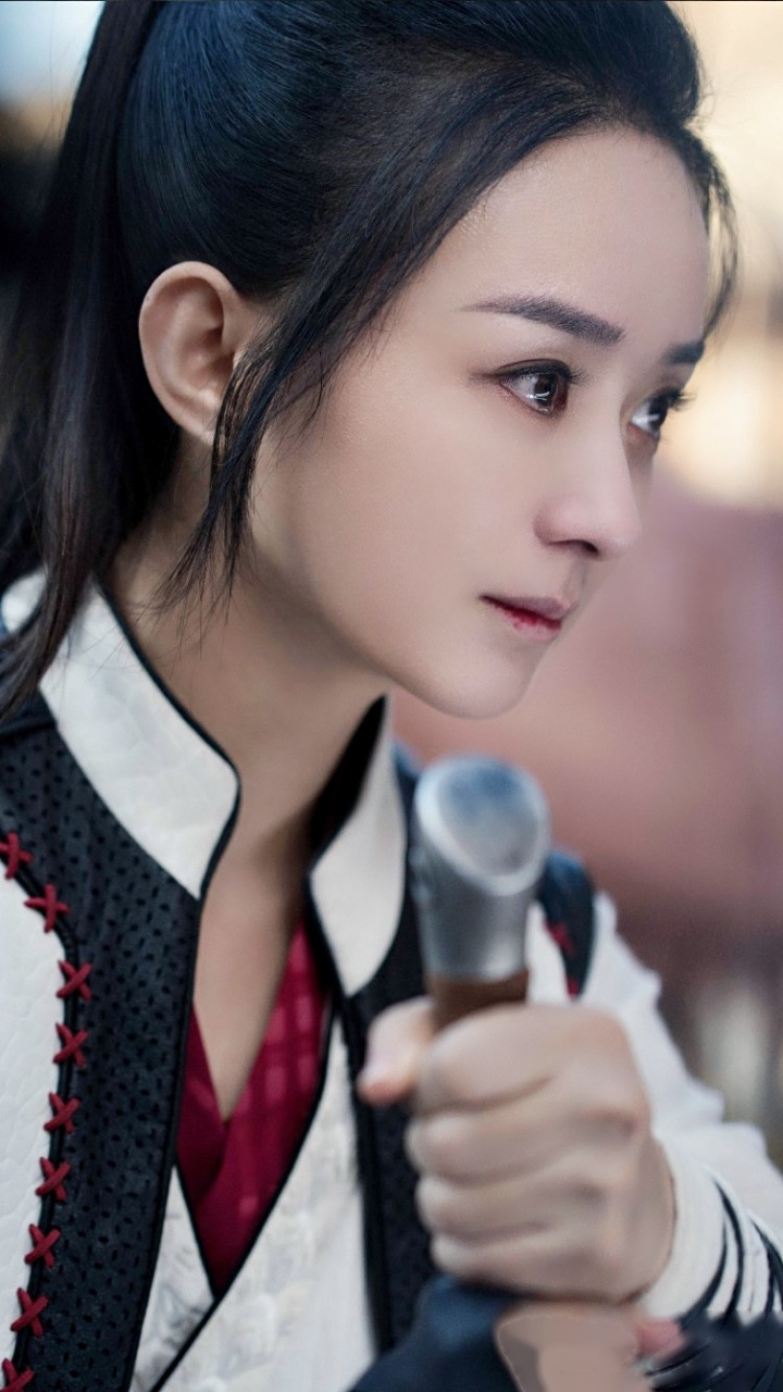 有翡角色剧照##赵丽颖周翡#   超级期待有翡,这位带刀女子冲鸭!