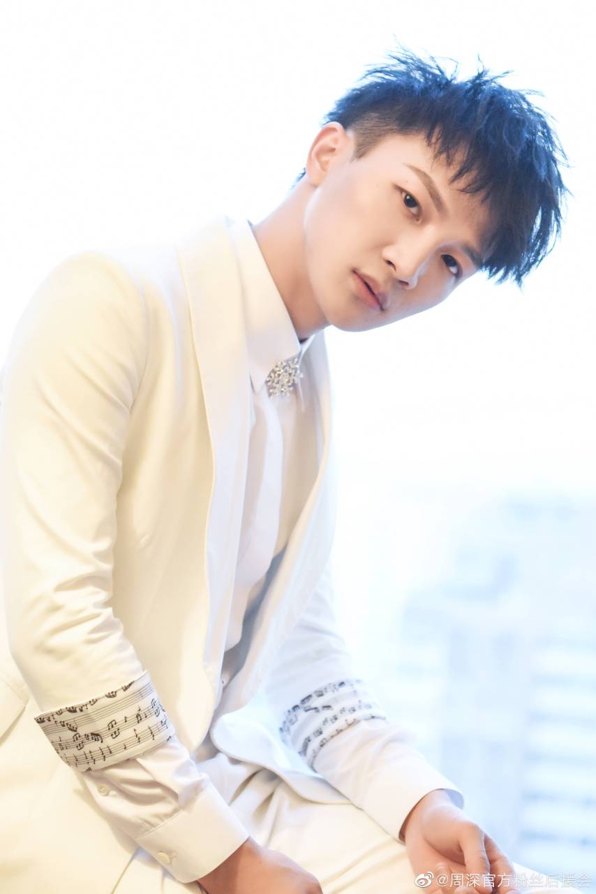 演唱会的结束曲,再到歌手总决赛没能唱的第二首歌,周深终于弥补了遗憾