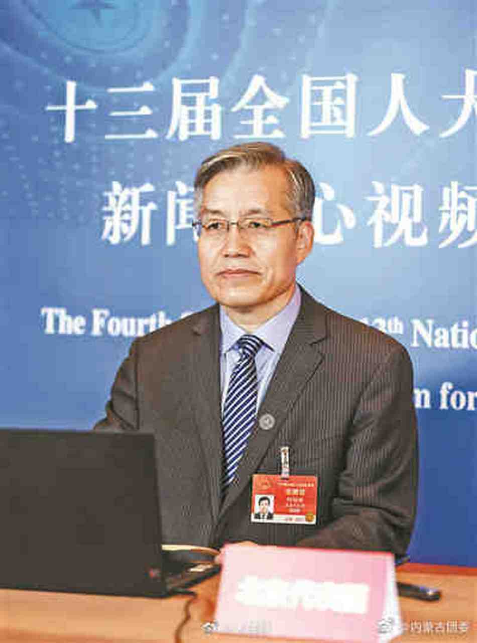 【建议建立中国古典知识库】全国人大代表何福胜:中国古籍有20万部