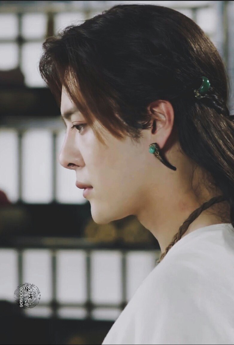 徐海乔@徐海乔古装扮相 一定有一个人在等你 等你从皑皑白雪踏至从觋