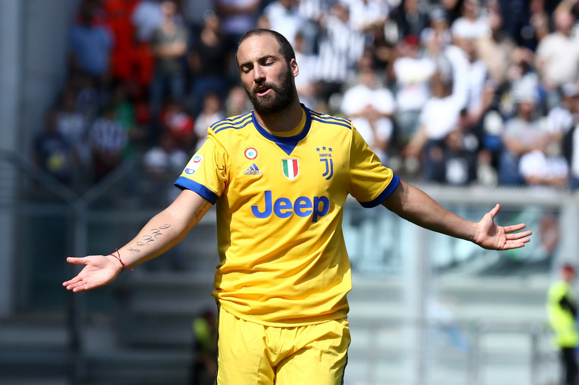 【伊瓜因正与尤文谈解约】#意甲# 伊瓜因的哥哥兼经纪人尼古拉斯