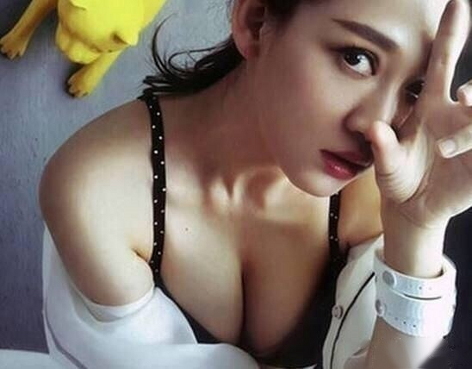 陈乔恩登上《男人装》时尚封面,这样的造型你打几分?