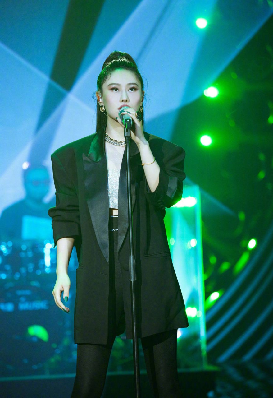 袁娅维吉克隽逸突围成功 袁娅维 tia袁娅维 《盛夏光年》 赛博,urban