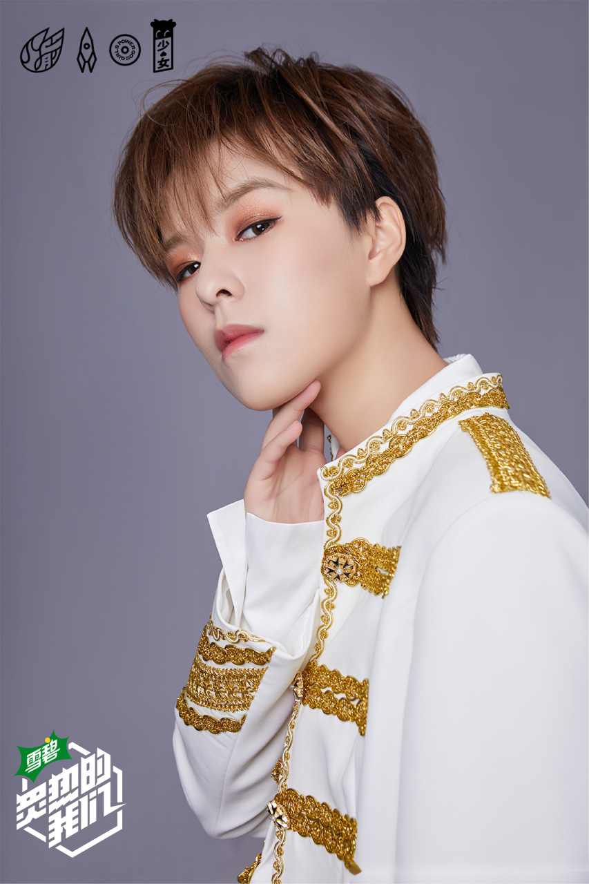 炙热的我们#@火箭少女101官号 《硬糖》舞台定妆照2.0送上!