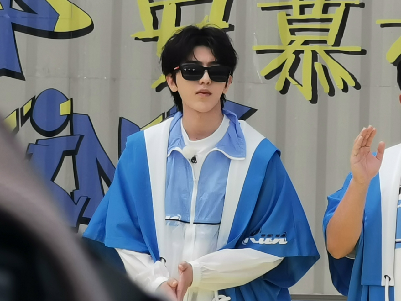 奔跑吧蔡徐坤#   戴上墨镜 我就是这条gai最亮滴崽 蔡徐坤   蔡徐坤