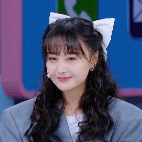 综艺中令人惊艳的造型郑爽简直持靓行凶!随便一个截图都比精修好看.