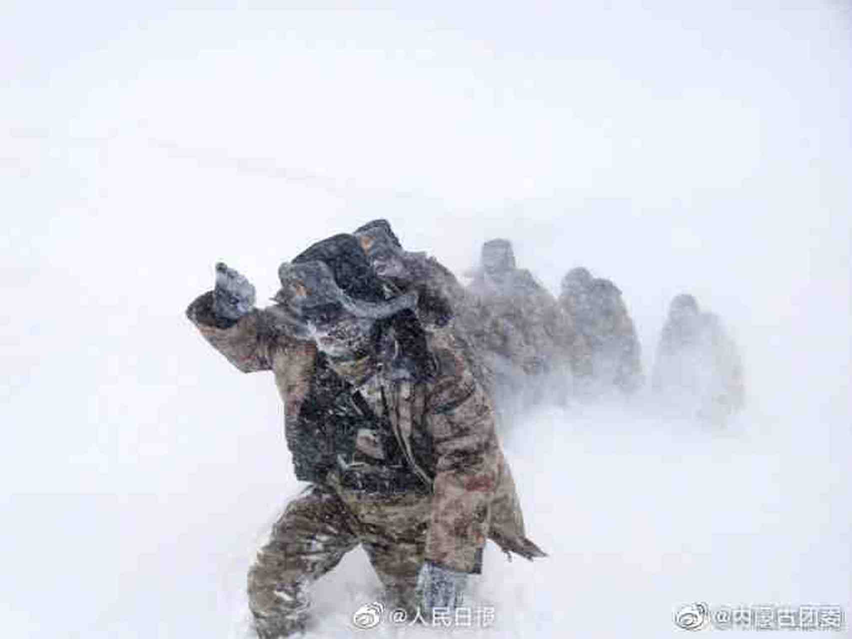 【风雪中移动的界碑!