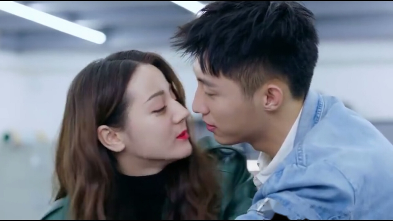 这剧其实挺甜一剧,但是双方粉丝撕来撕去,挺影响路人观感的.