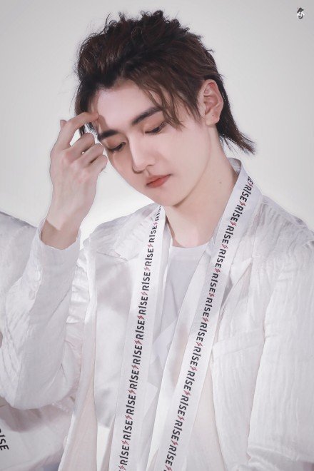 "大眼萌仔"焉栩嘉笑容太迷人了,小可爱超萌!萌与帅气并存的宝藏男孩!