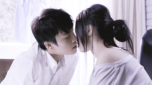 那些吻戏很苏的男明星:宋威龙,黄宗泽,钟汉良,孔刘,陈伟霆,邓伦,李现