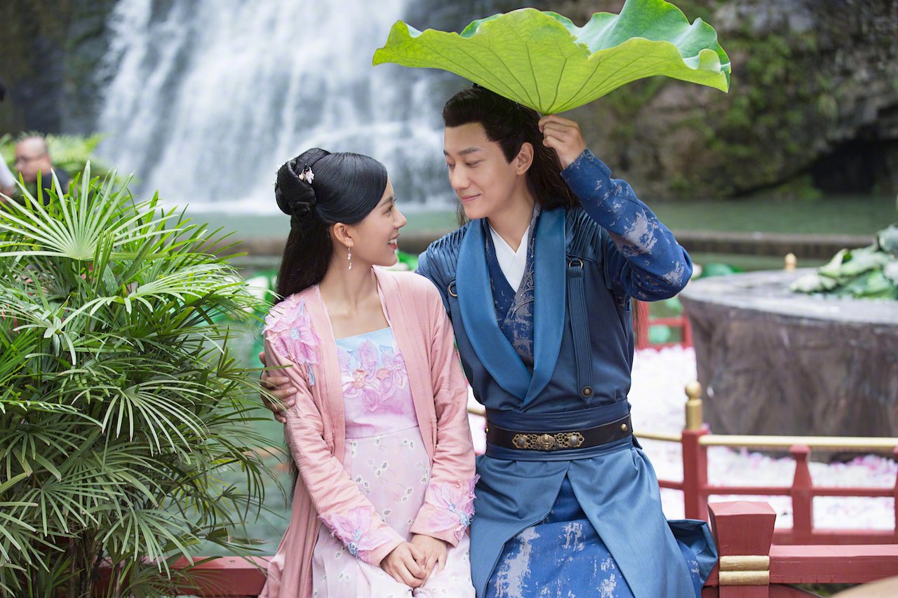 槐花夫妇的甜度指数爆表,从如梦如幻的一见钟情,到中元节花灯求婚,大