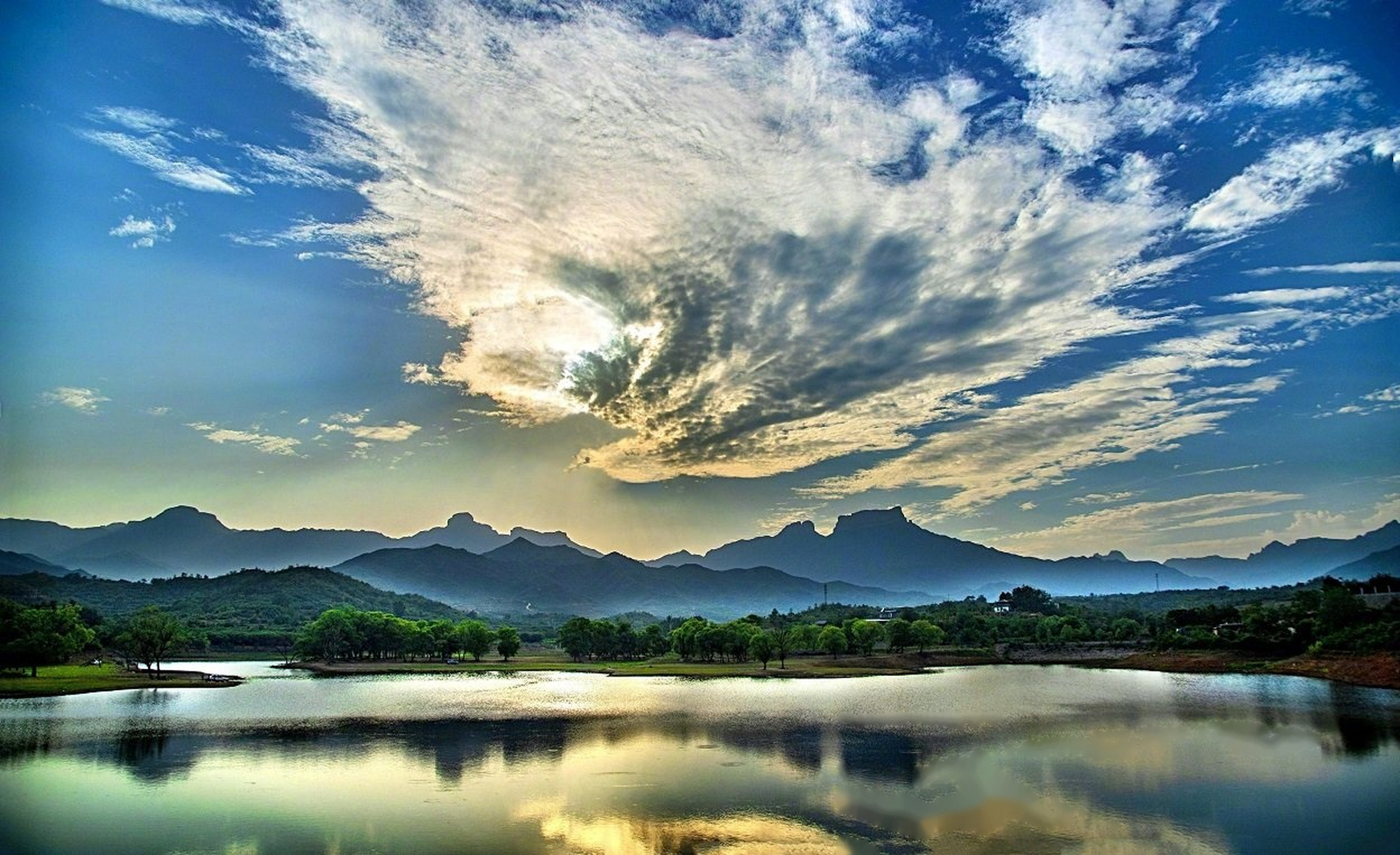 【河北赞皇:静美平泉湖】平泉湖又名许亭水库,位于河北省石家庄市赞皇