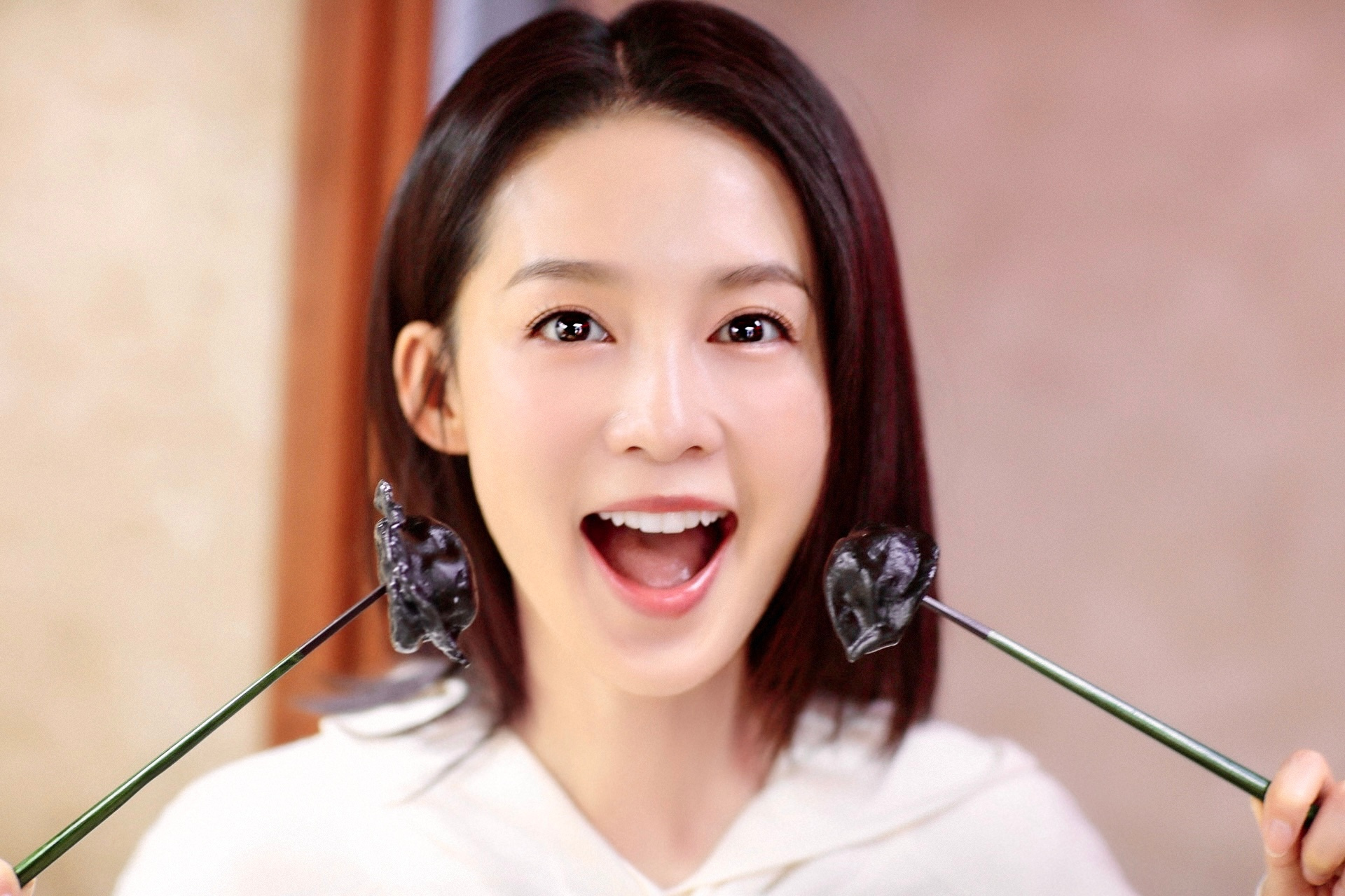 李沁@李沁用饺子拼了朵花 这个冬天,耳朵保住啦[得意]!