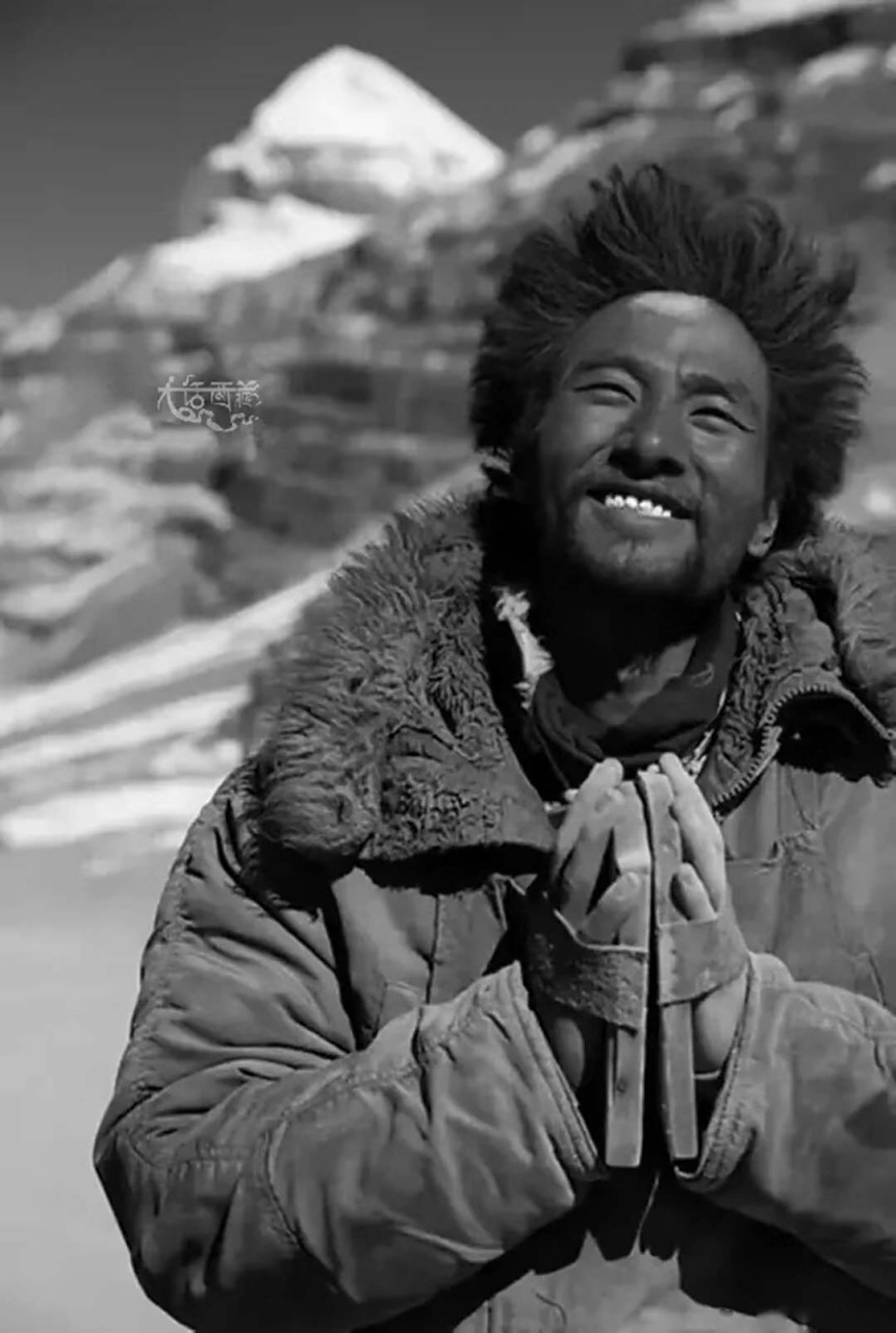 刚才朋友发给我2014年徒步冈仁波齐山的照片,老觉得