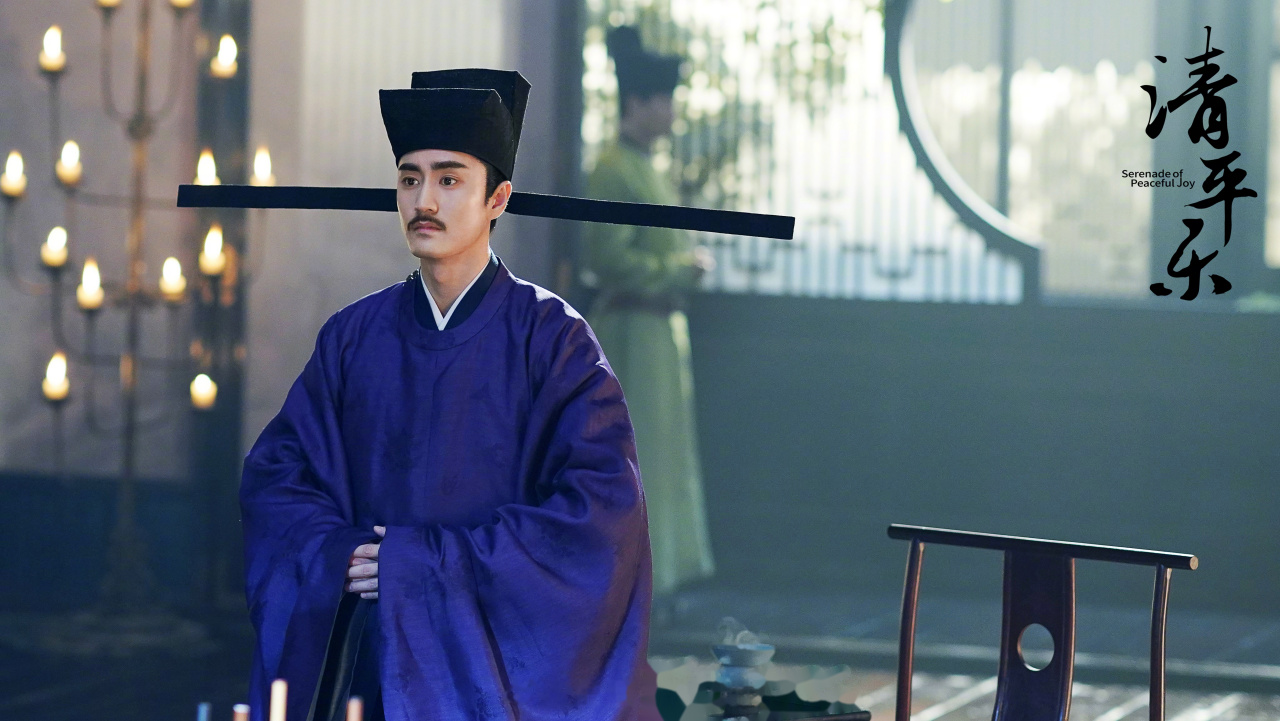 金鹰独播剧场《清平乐》剧照 一声晨钟重来约,妆成对镜使君诗