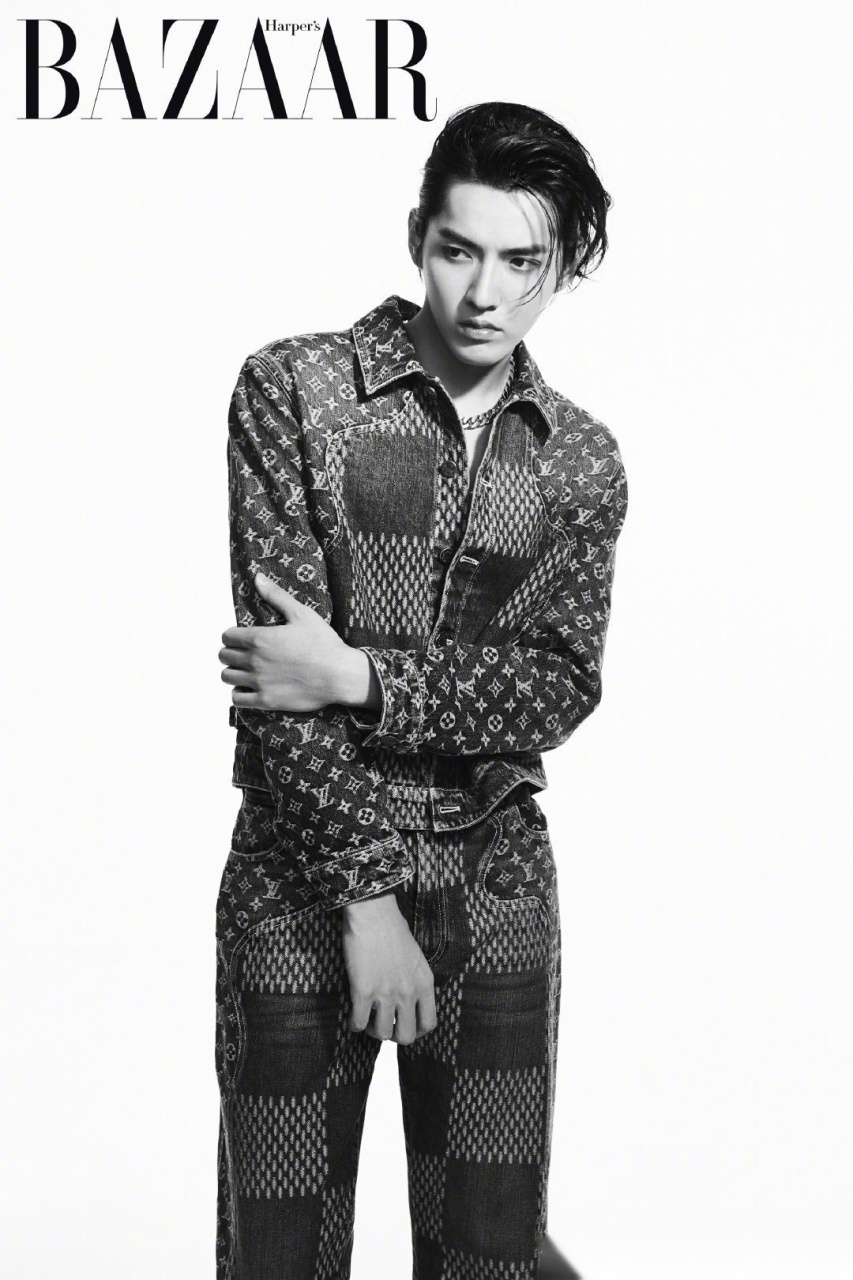 吴亦凡《时尚芭莎》七月刊封面大片  看完全片就这三个字 "俊 绝 稳"