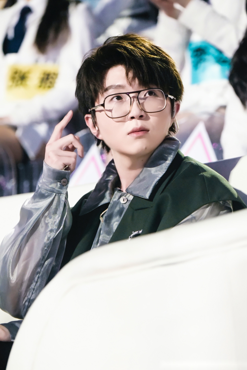 毛不易@毛不易创造营2020 @创造营2020 成团夜直播马上开启[期待]