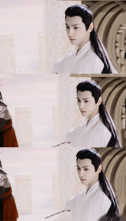 "陌上人如玉,公子世无双",温润如玉的公子,一颦一笑皆是人间四月天的