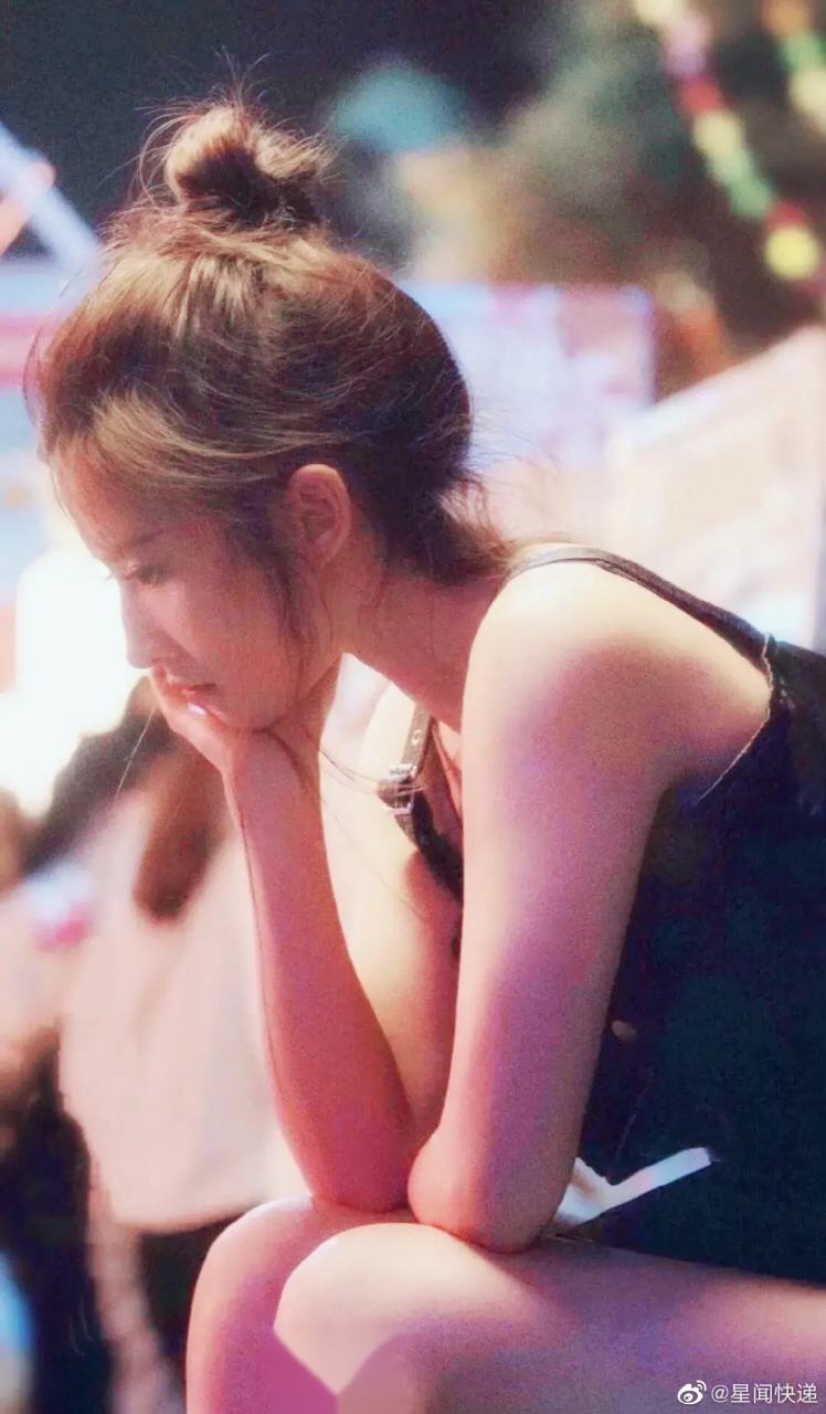 刘亦菲的后脑勺为何如此圆乎?网友:是女娲照着铅球捏的!