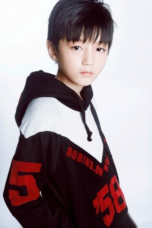 14岁的王俊凯图片