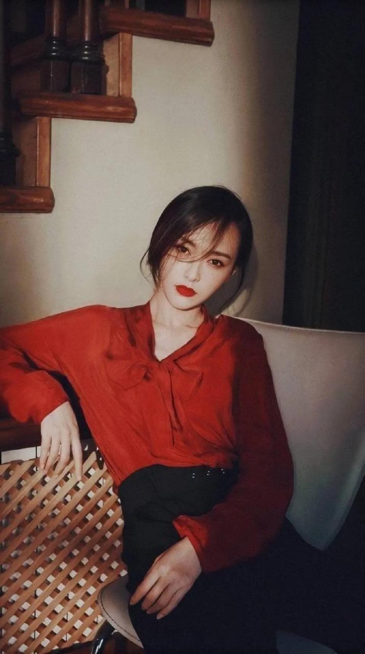 女明星的港风妆容谁最可?杨幂,迪丽热巴,唐嫣,刘诗诗,李沁,倪妮
