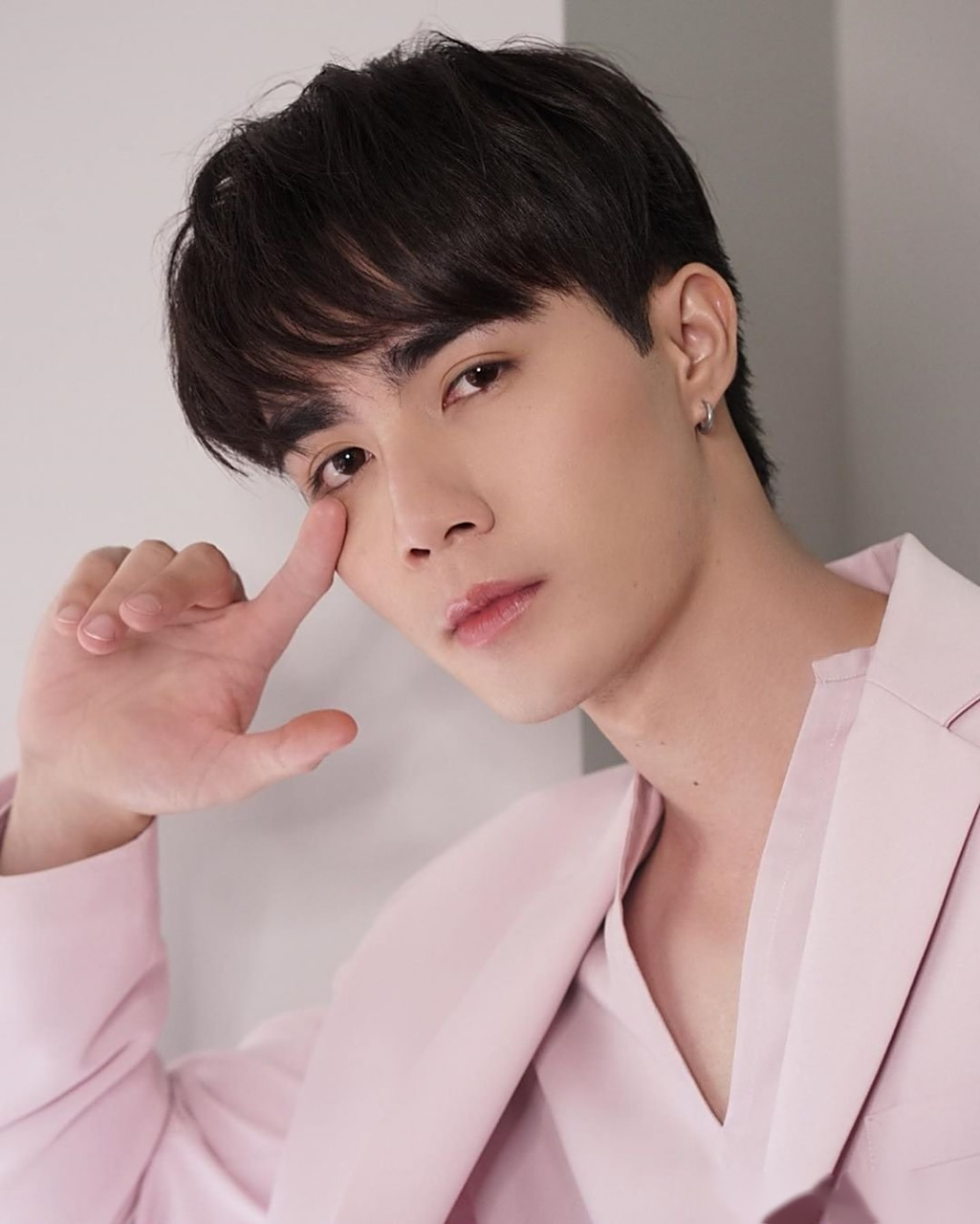 已突破120万,相关话题于今日(8月12日)一度跃升至推特泰国趋势榜第二