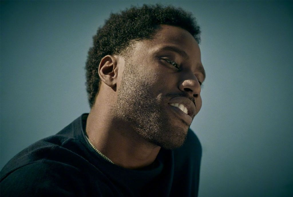 诺兰《#信条#》男主约翰·大卫·华盛顿杂志夏季刊拍摄新封及写真,很