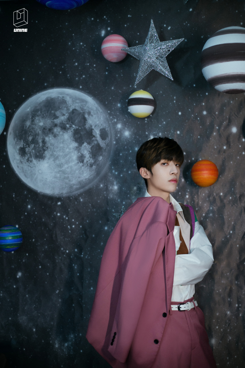 unine# 粉色西装点亮浩瀚星空 特色拼接点缀塑造独特