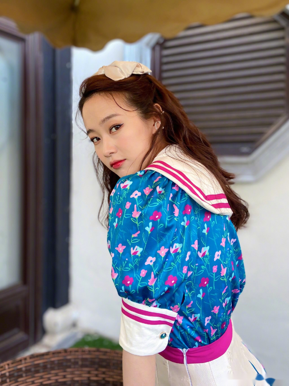 分享一个薛薇有些好看的 打工人  明天定好闹钟,要看什么,你们晓得啦