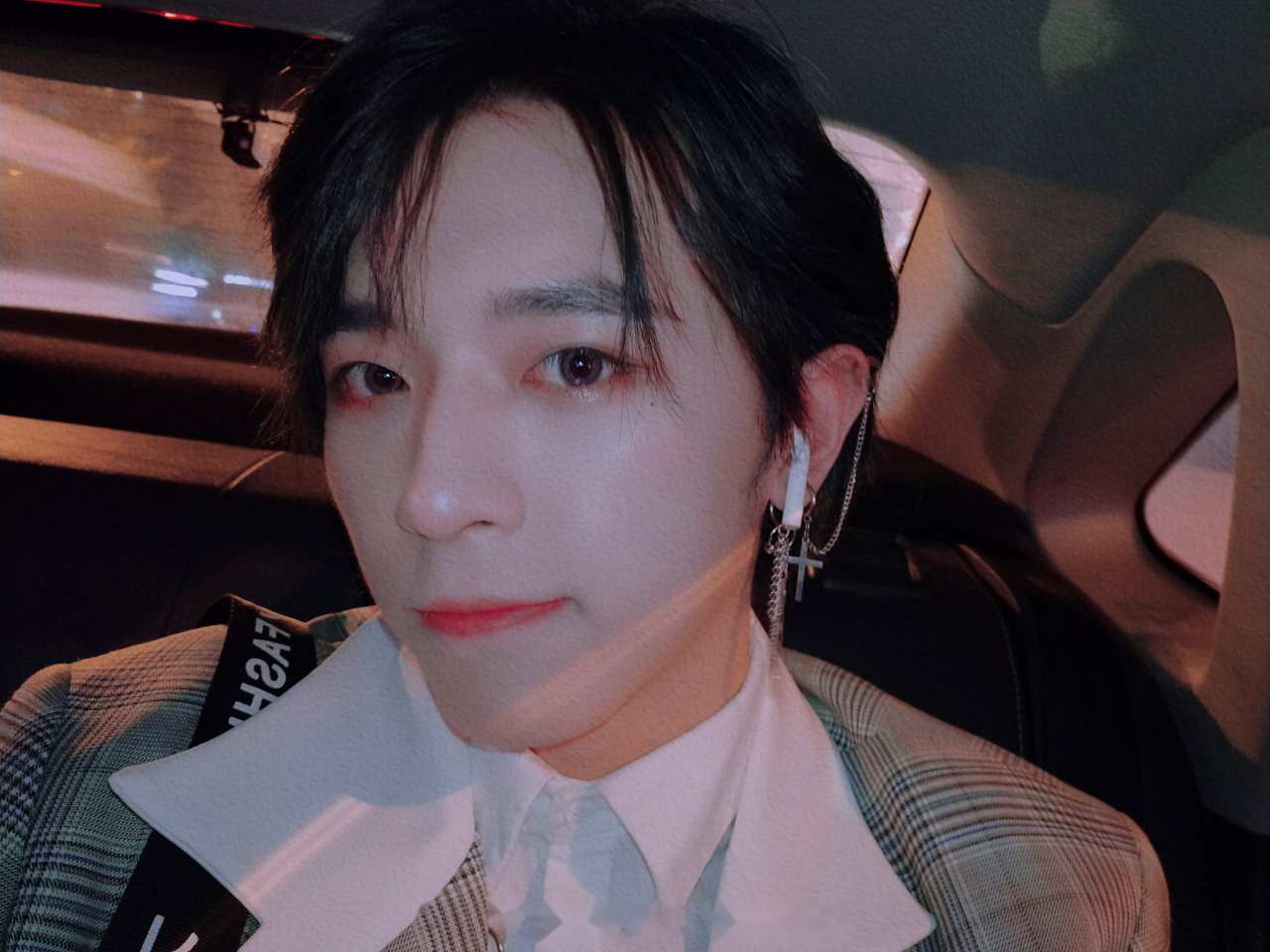 刘夏俊  #元气爱豆的日常#  新发型 新气象