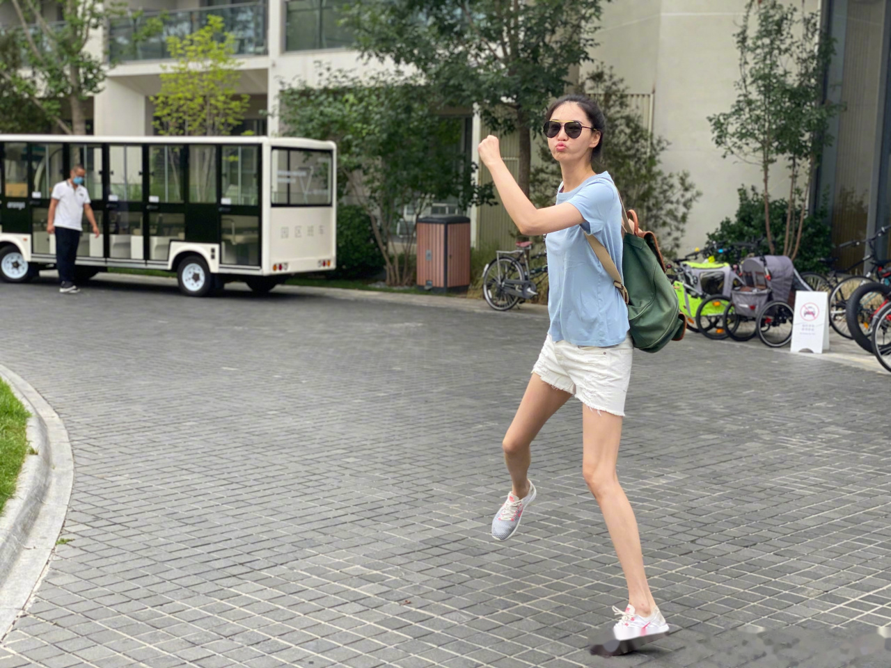 小宽老师说,美食是关于审美的行业,我举双手双脚外加内心灵魂的同意.