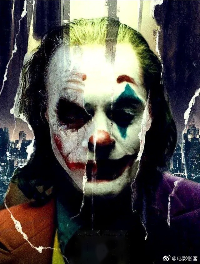 因为,他在《小丑》中的表演实在无可挑剔!  杰昆.菲尼克斯(又译华金