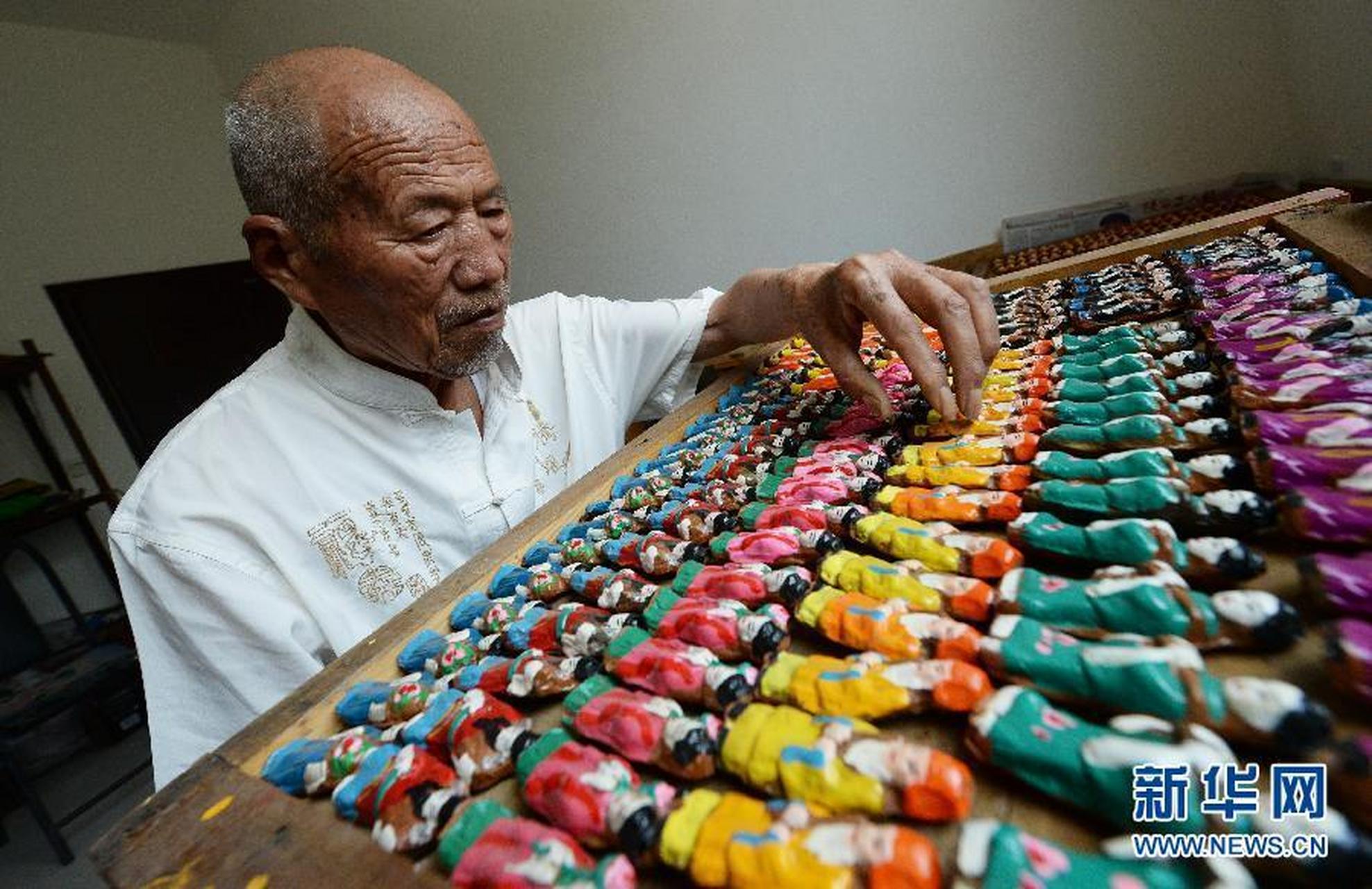 【老年玩具市场悄然兴起 专家呼吁加强市场监管力度】提起玩具,人们