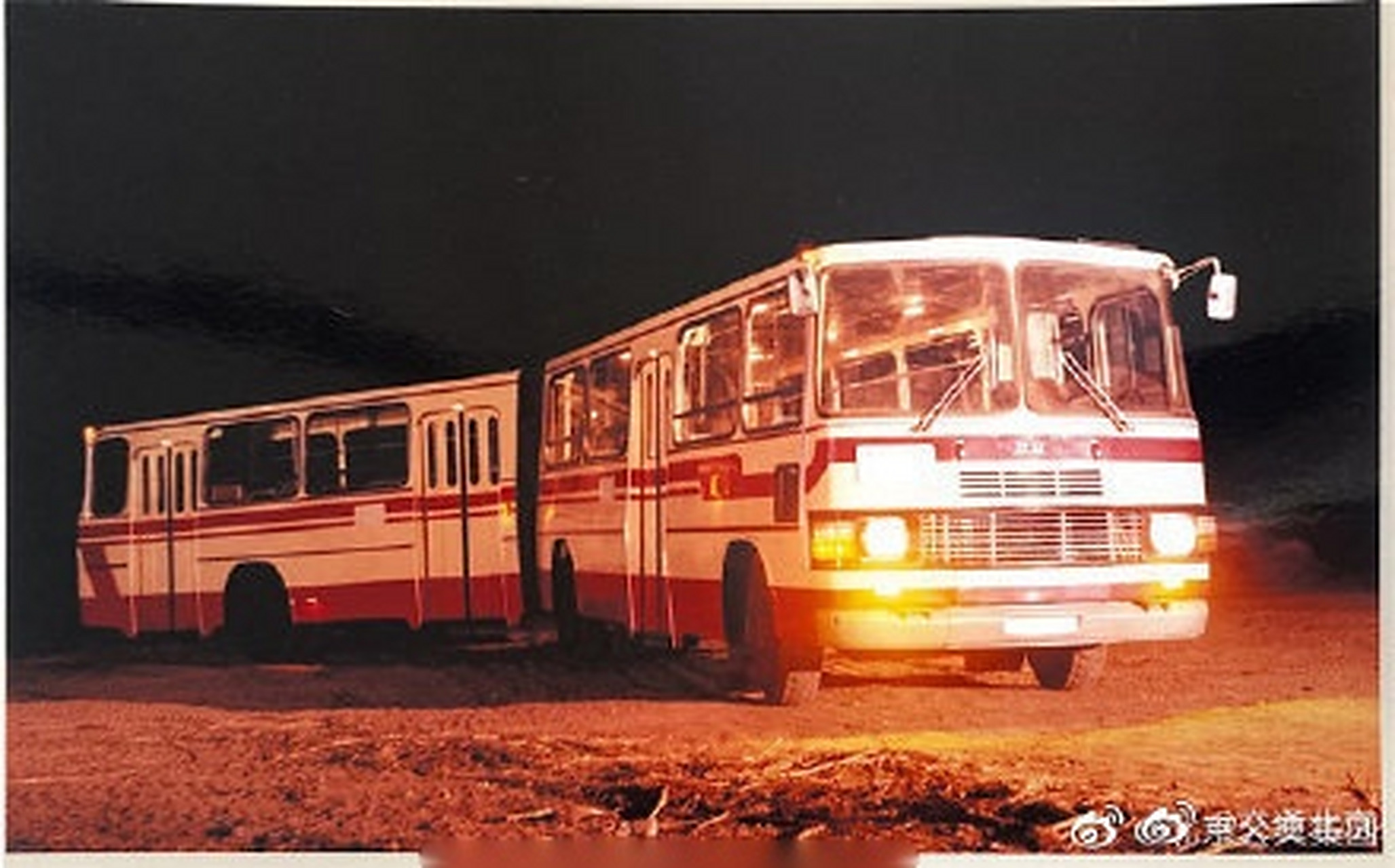 光影交通"黄河大通道"加长公交车作为"北客京华"最具有代表性的作品