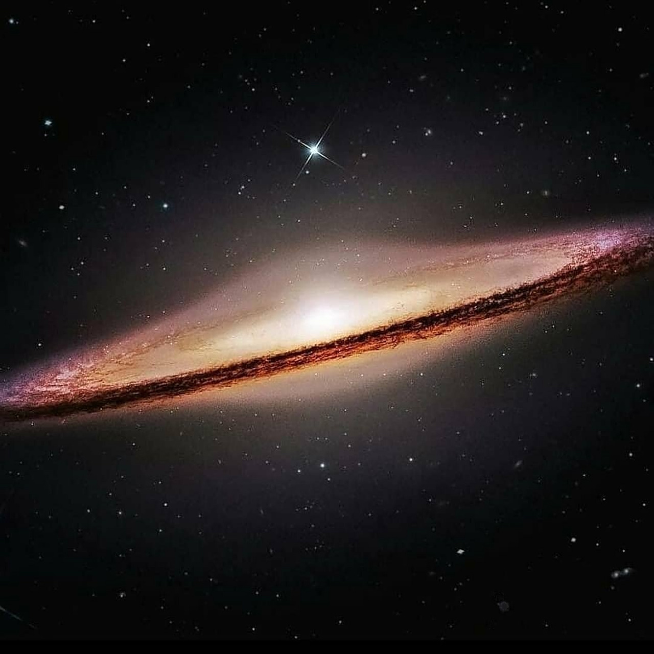 这个星系的直径是大约50,000光年,有银河系的大小的30%.