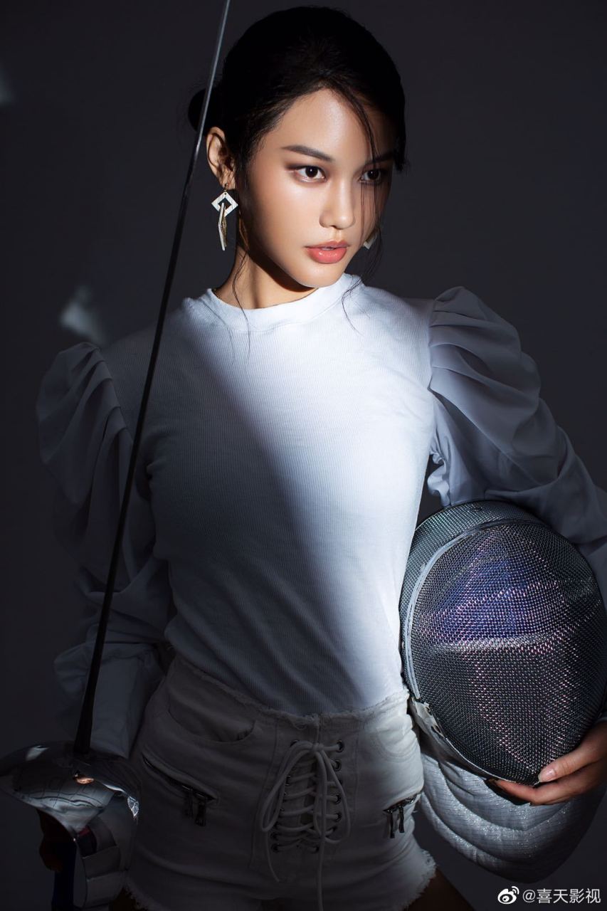 不拘束缚,恣意生长, 追光逐梦,共赴光影. 张芮侨uri  张芮侨uri