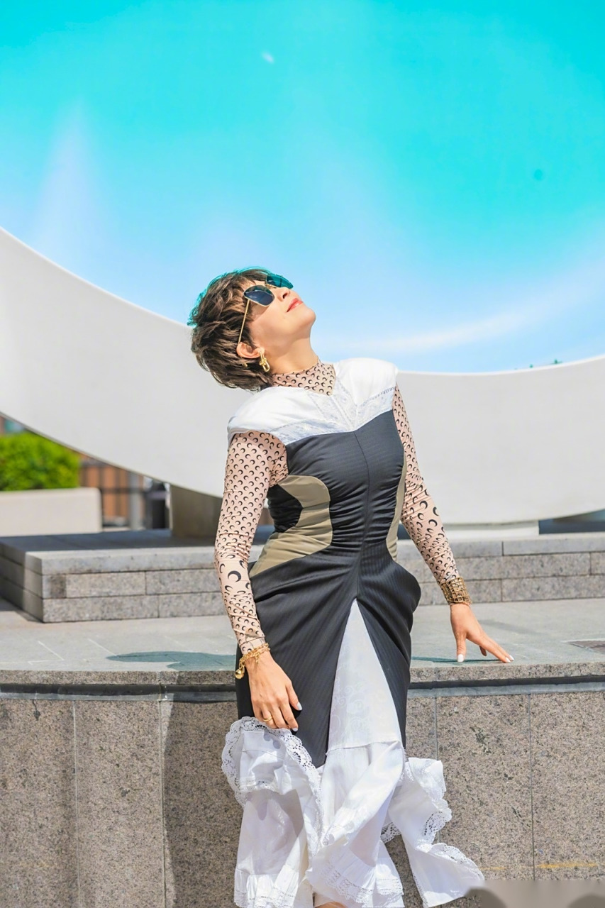 一直很欣賞adrian 鄭志剛先生在藝術文化方面的見識和創意.